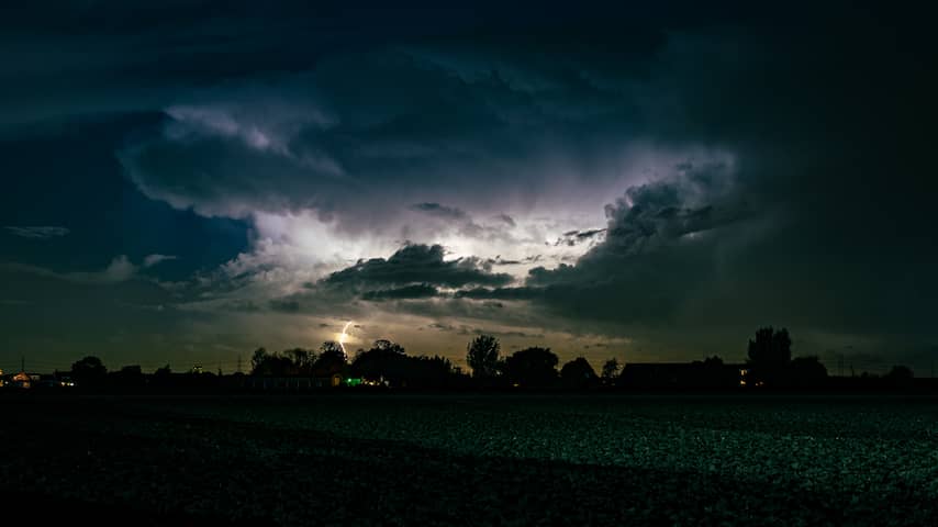 Code Geel In Kustprovincies Wegens Onweer En Windstoten | Binnenland ...