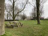 Gemeente plaatst picknicktafels en mogelijk schommels in Wezenlandenpark