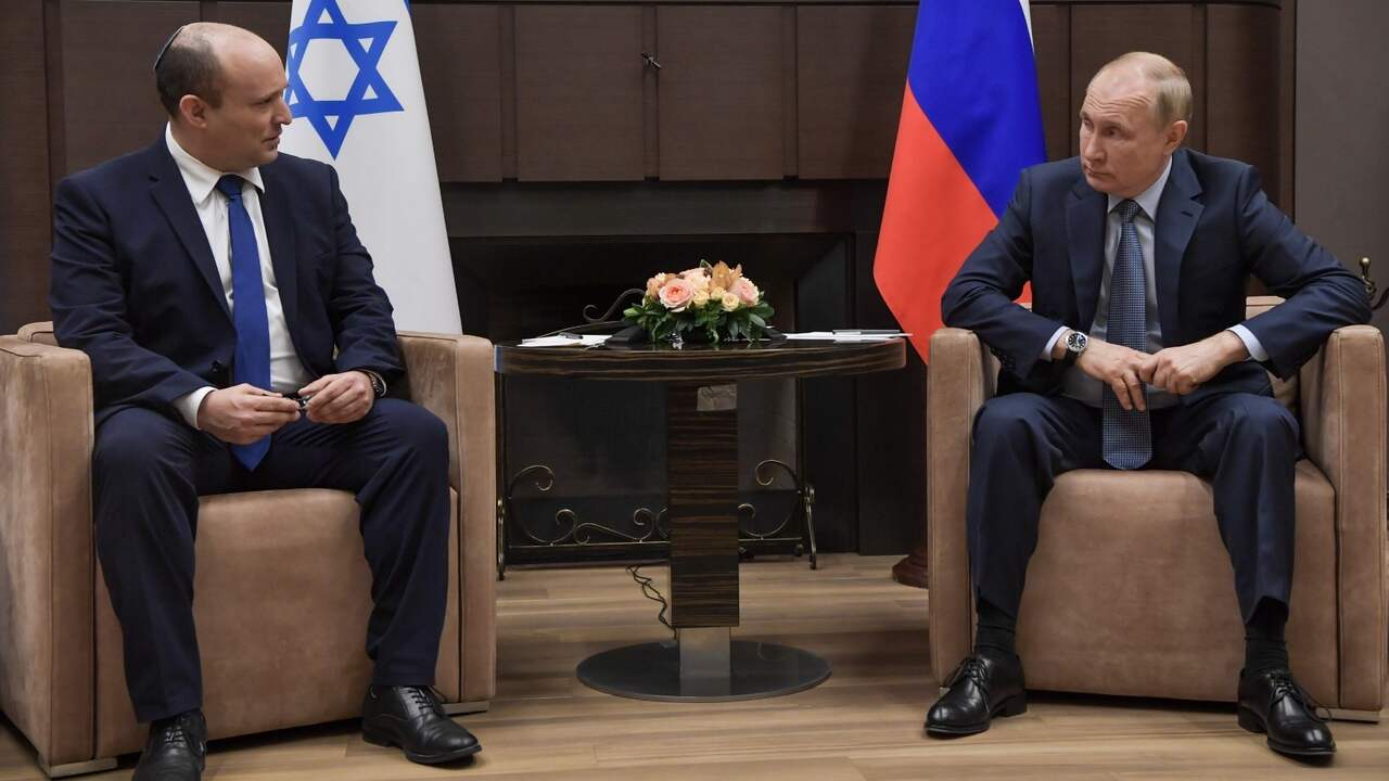 Der damalige israelische Premierminister Naftali Bennett sprach im Februar mit Wladimir Putin.