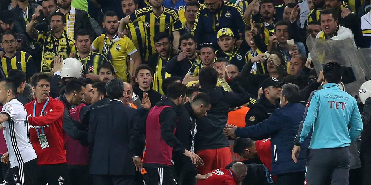 Gestaakte bekerwedstrijd Fenerbahçe-Besiktas zonder publiek uitgespeeld