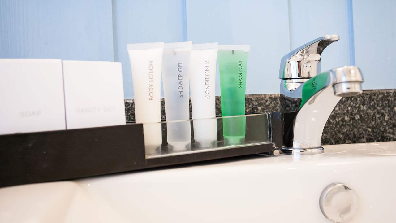 Parent company Holiday Inn stops plastic mini shampoo bottles Teller