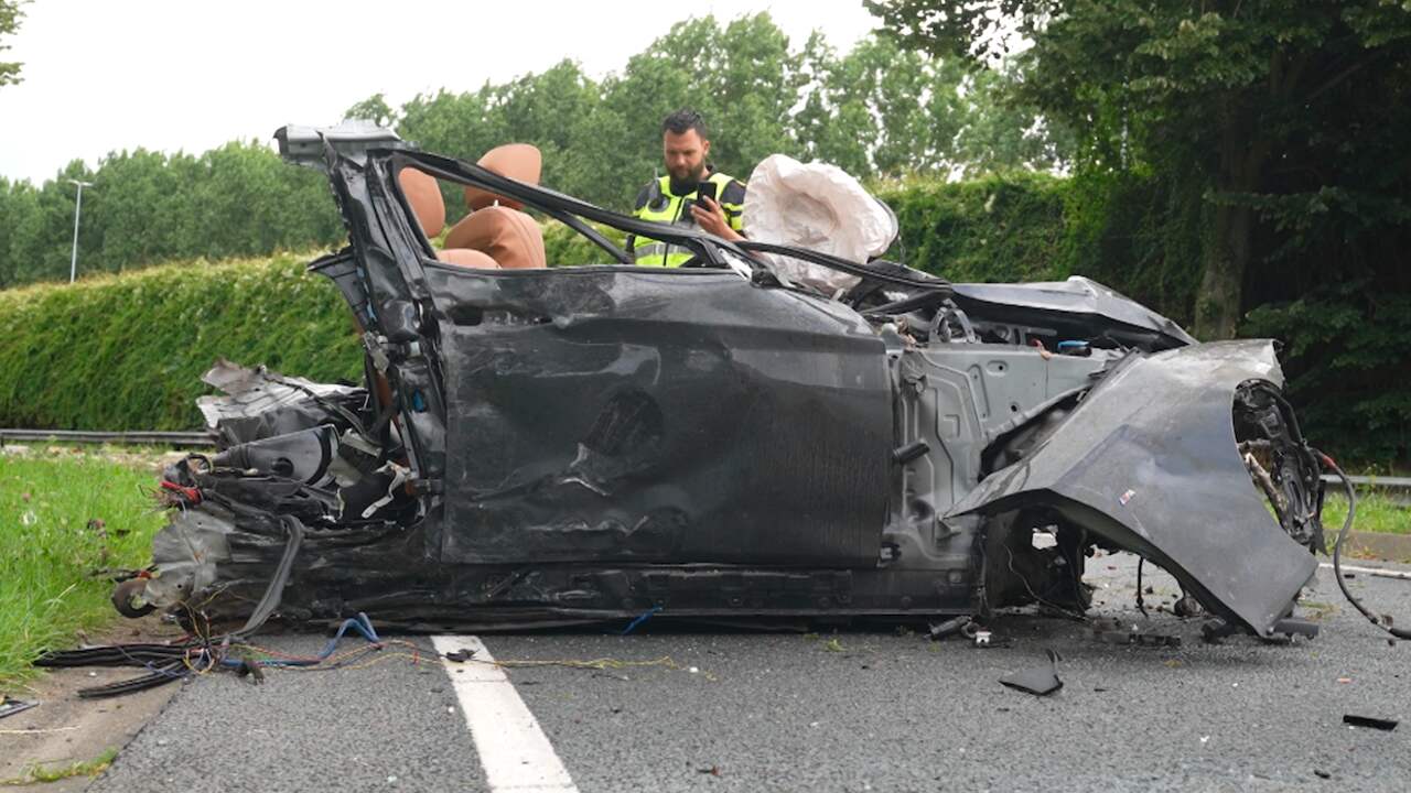 Beeld uit video: Ravage op de weg bij dodelijk ongeluk in Oosterhout