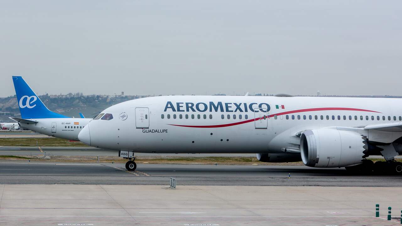 Passenger arrested for opening emergency door of plane at Mexico City airport