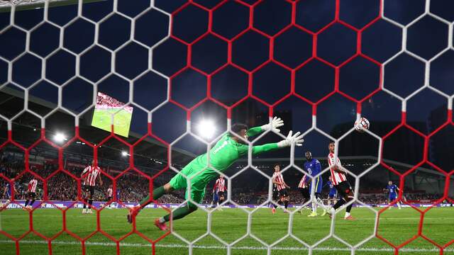 Chelsea kwam goed weg bij Brentford.