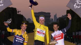 Samenvatting Tour-etappe 21: Bennett sprint naar winst op Champs-Élysées