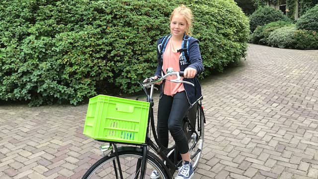 Alexia voor vertrek naar de middelbare school.