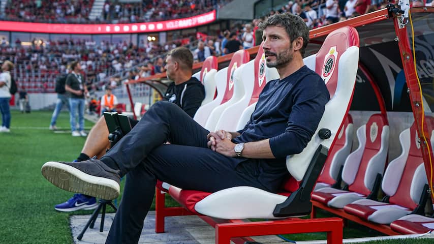 Van Bommel krijgt met Antwerp dreun in titelrace, maar blijft koploper
