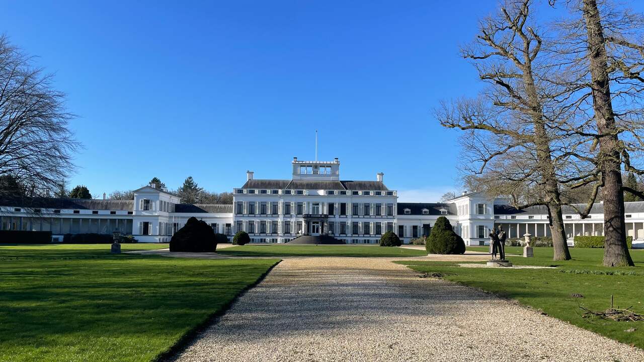 Minors are temporarily housed in the former palace in Soestdijk.