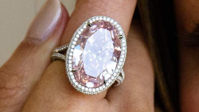 Beste Roze diamant in Hongkong geveild voor bijna 27 miljoen euro | NU NZ-05