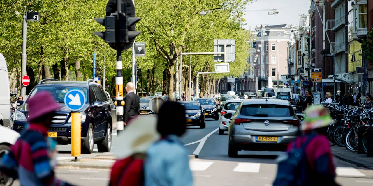 Amsterdam wil in 2030 geen benzineauto's meer in de stad