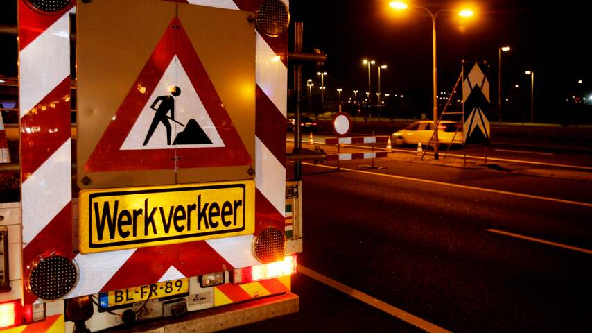 Man Valt Uit Hoogwerker Tijdens Werkzaamheden Op A16 Bij Feijenoord ...