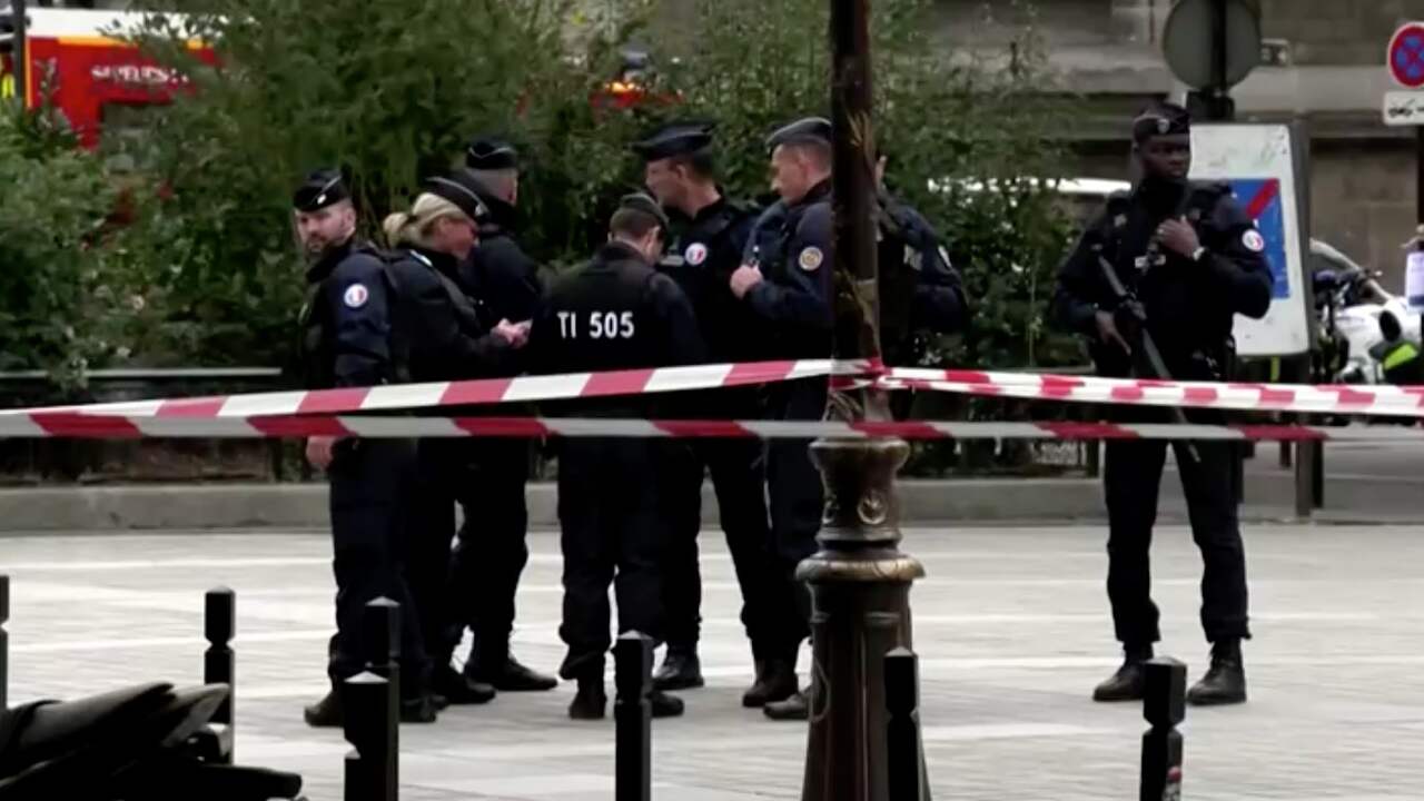Politiebureau in Parijs afgesloten na dodelijke steekpartij