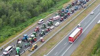 Drones filmen boerenblokkades op snelwegen in Nederland