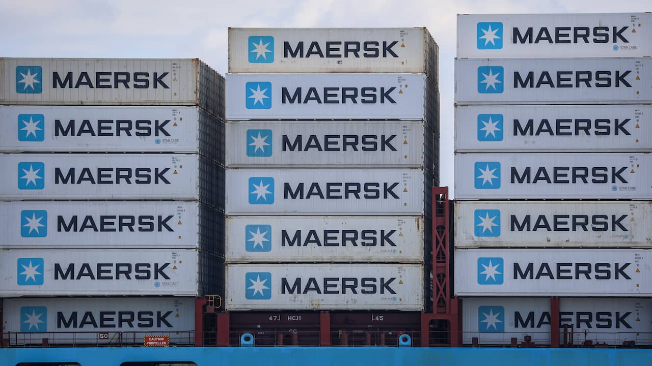 Maersk container ships sail through the Red Sea again after Houthi attacks  Economy