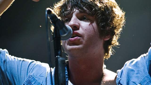 Nieuw album The Kooks gaat tegen de stroom in