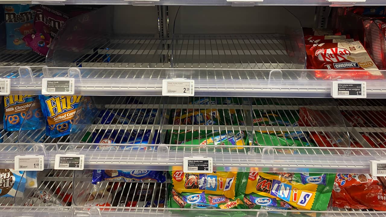 Supermarkten voeren strijd om klant verder lege schappen, lagere prijzen Economie | NU.nl