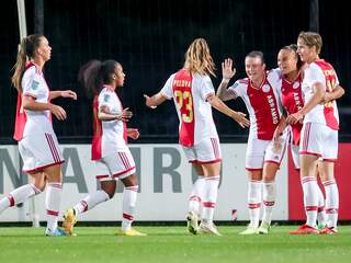 Ajax en Twente beginnen Vrouwen Eredivisie met klinkende zege, ook PSV wint