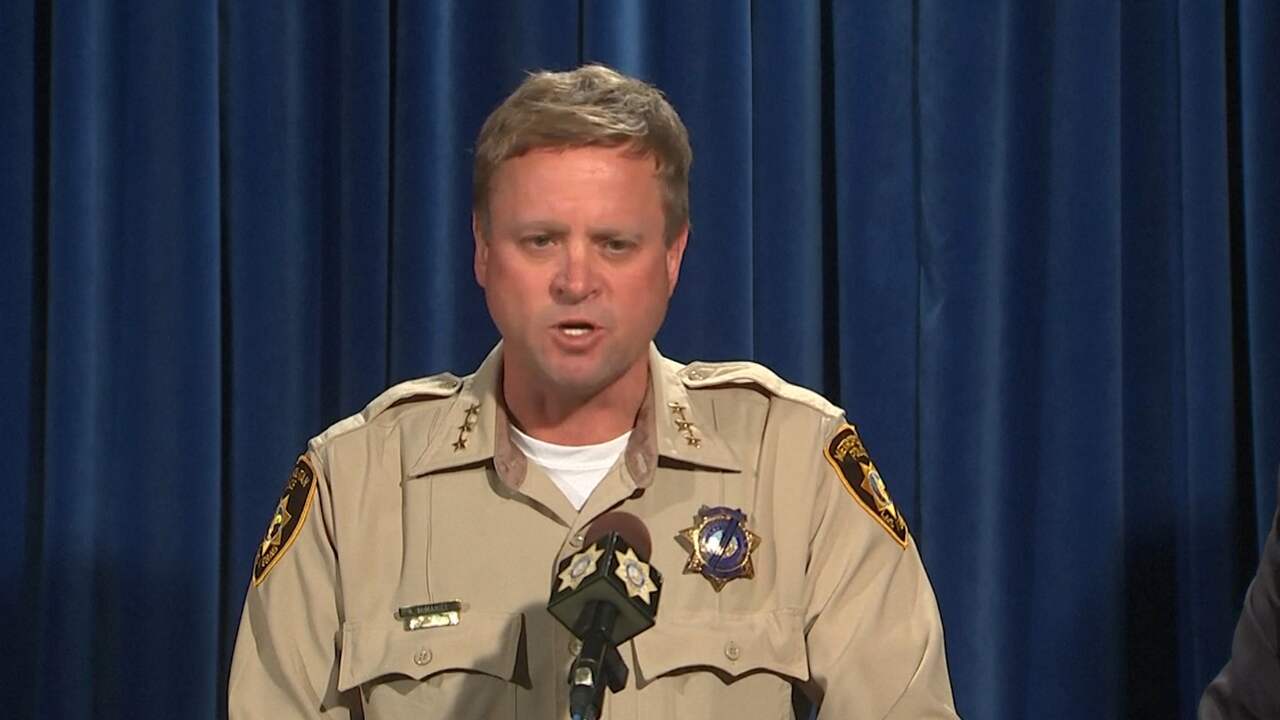 Beeld uit video: Politie Las Vegas: 'Verdachte kon minutenlang vrijuit schieten'