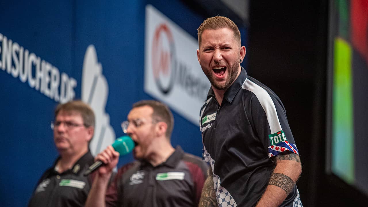 Noppert naar halve finale EK darts na comeback tegen Price NU.nl