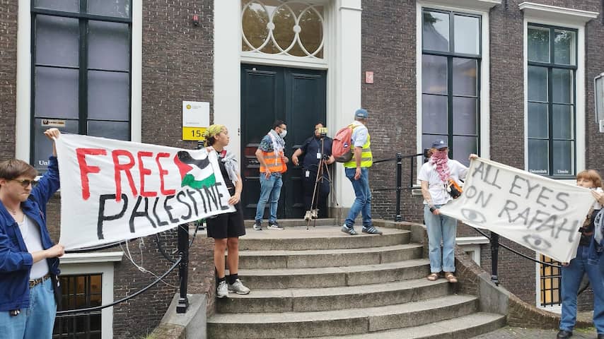 Tentenkampje+met+pro-Palestina+demonstranten+door+agenten+omsingeld+en+ontruimd+%26%23124%3B+Utrecht