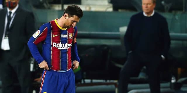 Messi licht zijn vertrek bij FC Barcelona zondag toe op ...