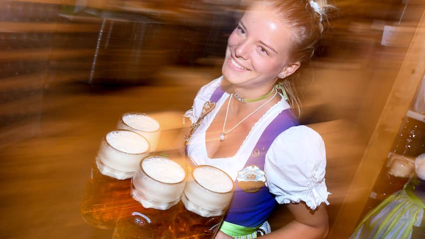 Oktoberfeest in Nederland: Van dansen op schlagers tot bierfusten rollen