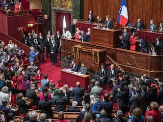 Frankrijk officieel eerste land dat recht op abortus vastlegt in grondwet
