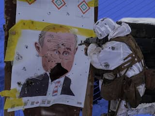 Met Poetin als schietschijf trainen Oekraïense soldaten op de aanval