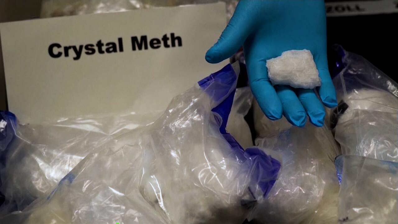 Beeld uit video: Duitse politie toont 182 kilo aan in beslag genomen crystal meth