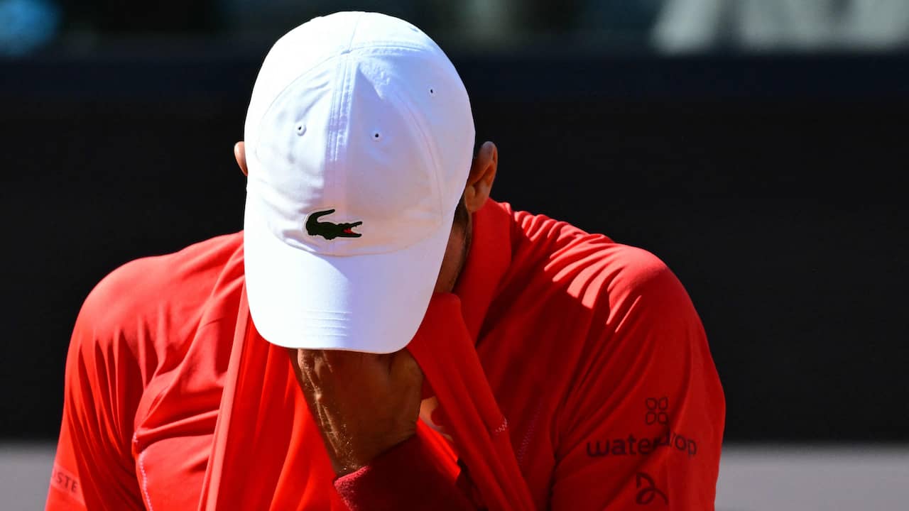 Beeld uit video: Djokovic verrassend onderuit tegen Tabilo bij Masters-toernooi Rome
