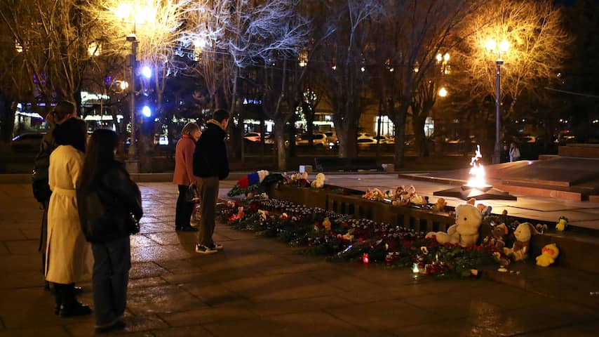 Russen Herdenken Wereldwijd Slachtoffers Van Aanslag In Moskou ...