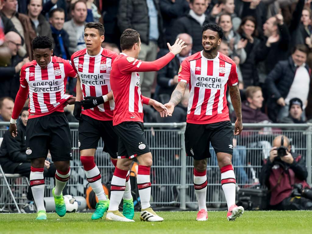 Vijftien Mensen Behandeld Na Rookbom Psv Ajax Nu Het Laatste Nieuws Het Eerst Op Nu Nl