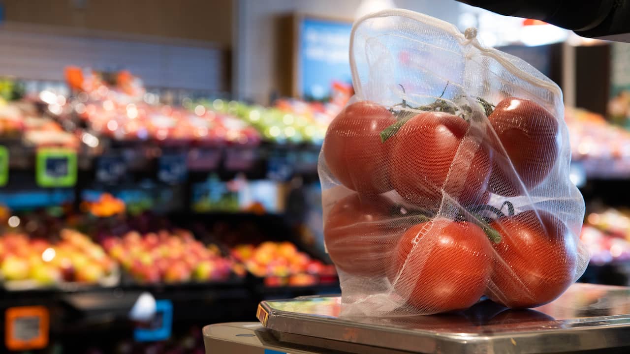 kleding Krachtcel deksel Albert Heijn en ALDI stoppen met gratis plastic groente- en fruitzakjes |  Economie | NU.nl