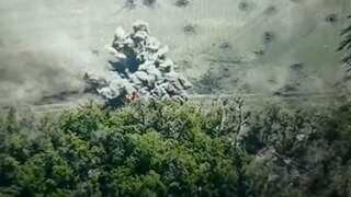 Russische tanks ontploffen door mijnen in Oekraïne
