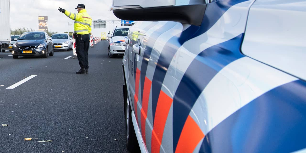 Aanzienlijke schade aan peperdure Lamborghini na aanrijding op A16 bij Breda