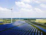 Nederland heeft in 2030 waarschijnlijk genoeg zonneparken en windmolens