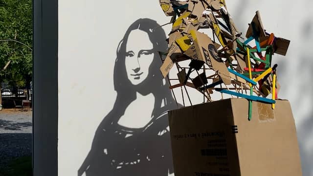 Thaise kunstenaar maakt met afval schaduw van de Mona Lisa