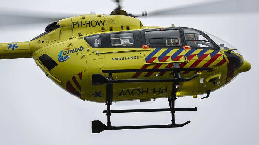 Dode en twee gewonden door ongeluk met drie autos bij Gelderse Vuren.