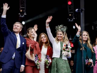 Live Koningsdag | Jarige Willem-Alexander bedankt Emmen: 'Het kon minder'