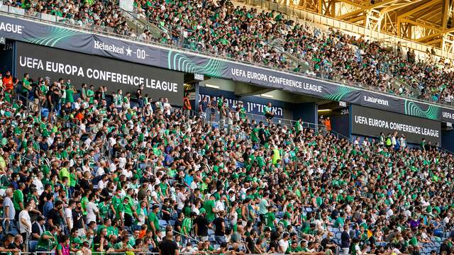 Er zaten flink wat fans in het Sammy Ofer Stadium.