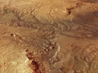 Nieuw onderzoek toont bewijs voor stromend grondwater op Mars