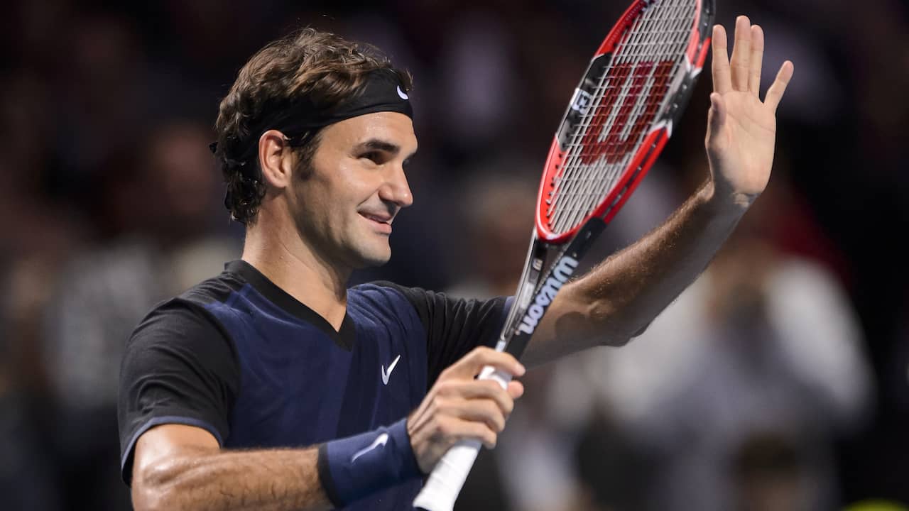 Швейцарский теннисист 7 букв. Ракетка Federer. Федерер Надаль скамейка. Швейцарский теннисист на букву ф.