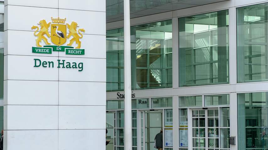 Burgemeester vraagt wethouders De Mos en Guernaoui zich terug te trekken