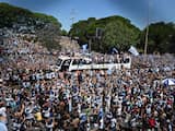 Spelers Argentinië en Marokko feestelijk onthaald door mensenmassa