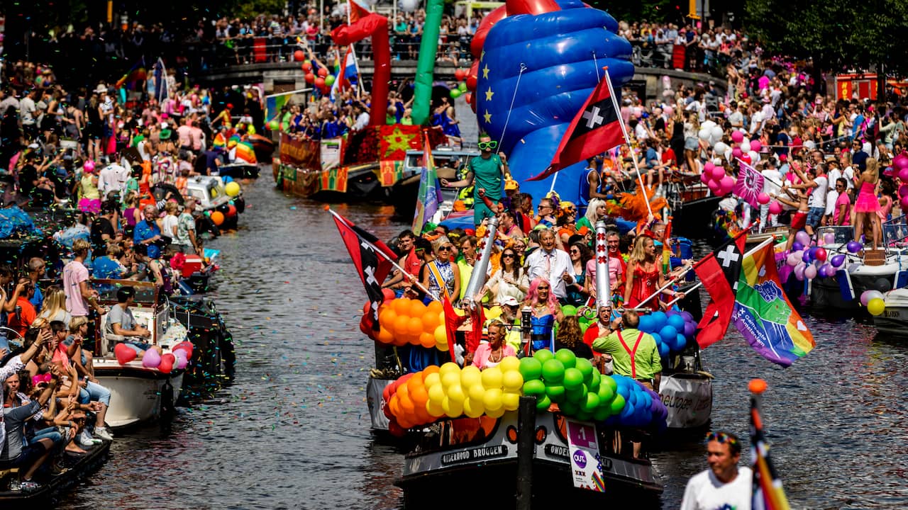 Canal Parade Amsterdam evenaart recordaantal toeschouwers