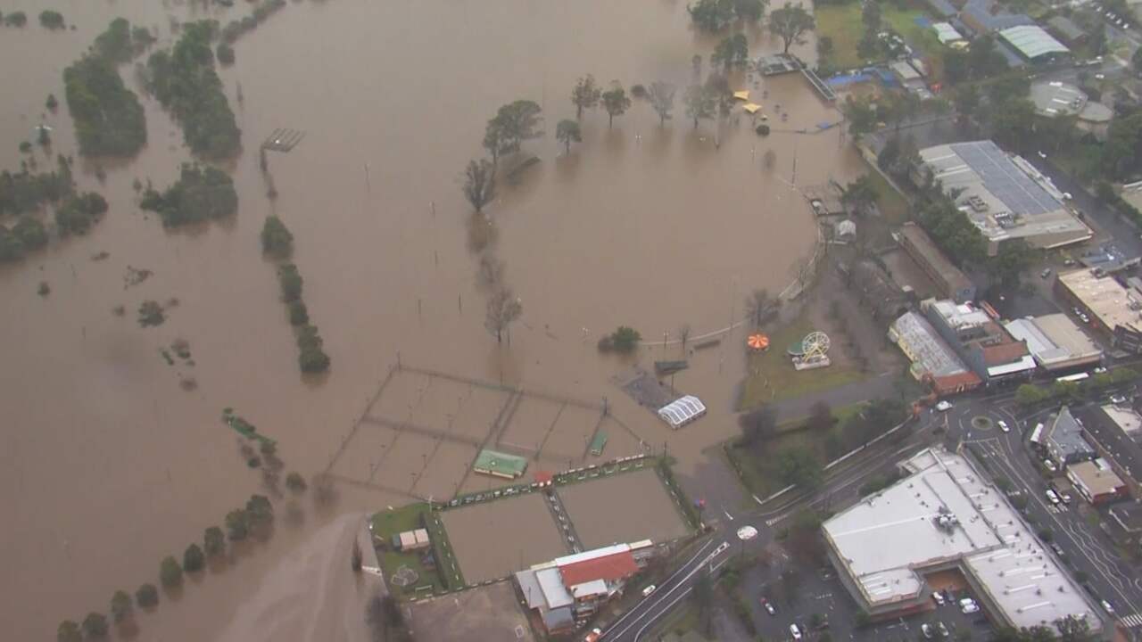 Beeld uit video: Luchtbeelden tonen omvang overstromingen in Sydney