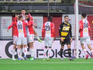 FC Emmen klopt NAC door omhaal Kharchouch en klimt naar tweede plaats