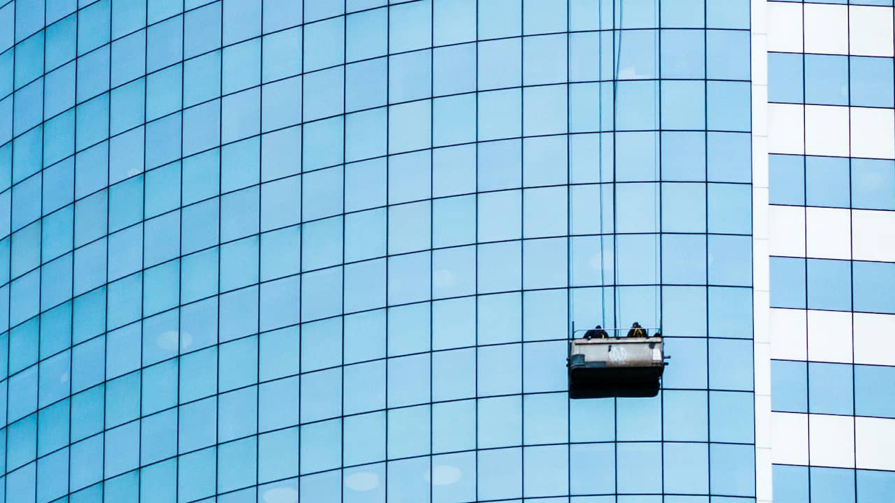 Fire Brigade Rescues Stuck Window Cleaner from 9th Floor in Rotterdam