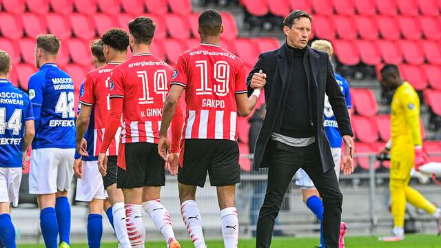 Teleurstelling na afloop bij trainer Roger Schmidt.