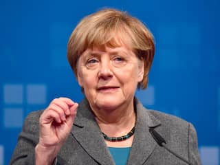 Merkel praat met leiders SPD en CSU in nieuwe fase kabinetsbesprekingen